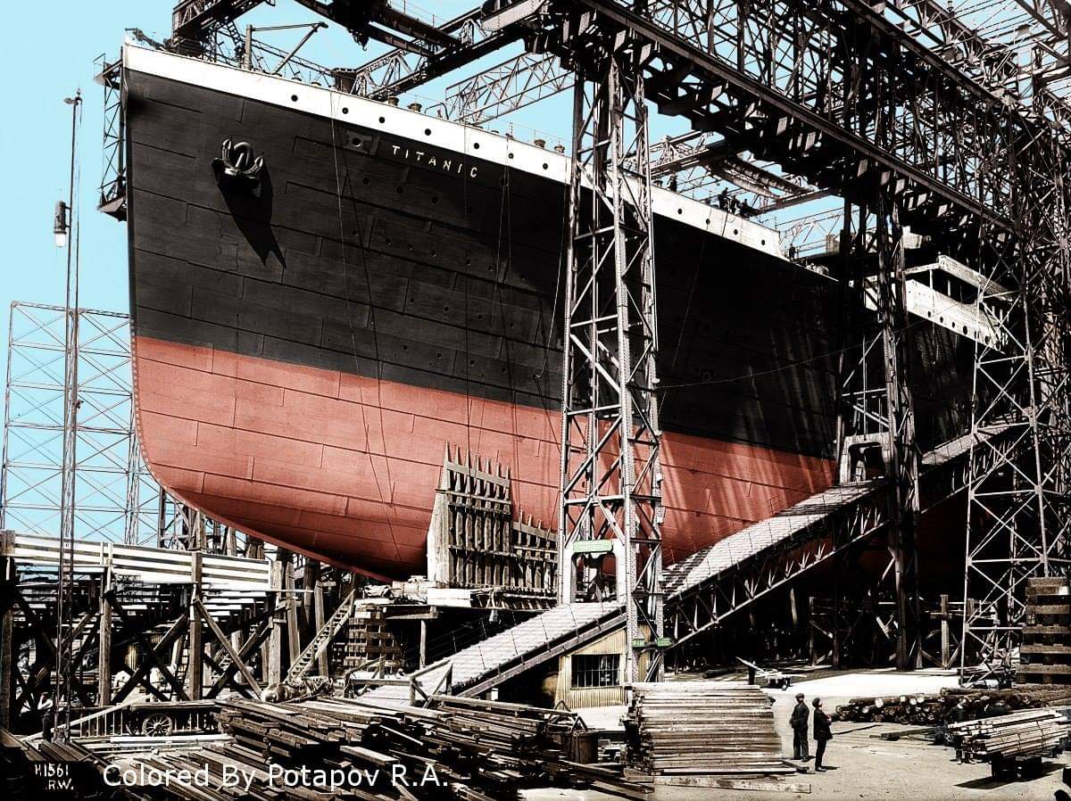 Titanic Being Built In Color