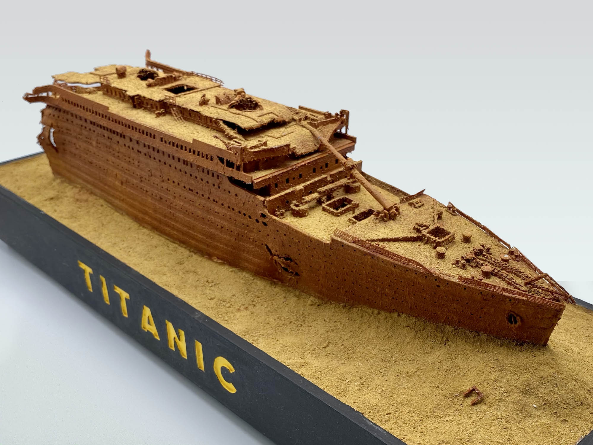 titanic sinking model toys